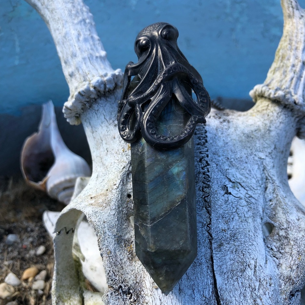 Tentacle Labradorite Necklace